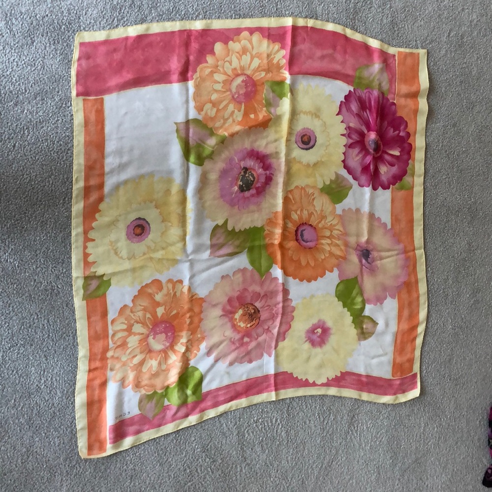 Floral silk scarf by Echo. 35 x 35. Square silk